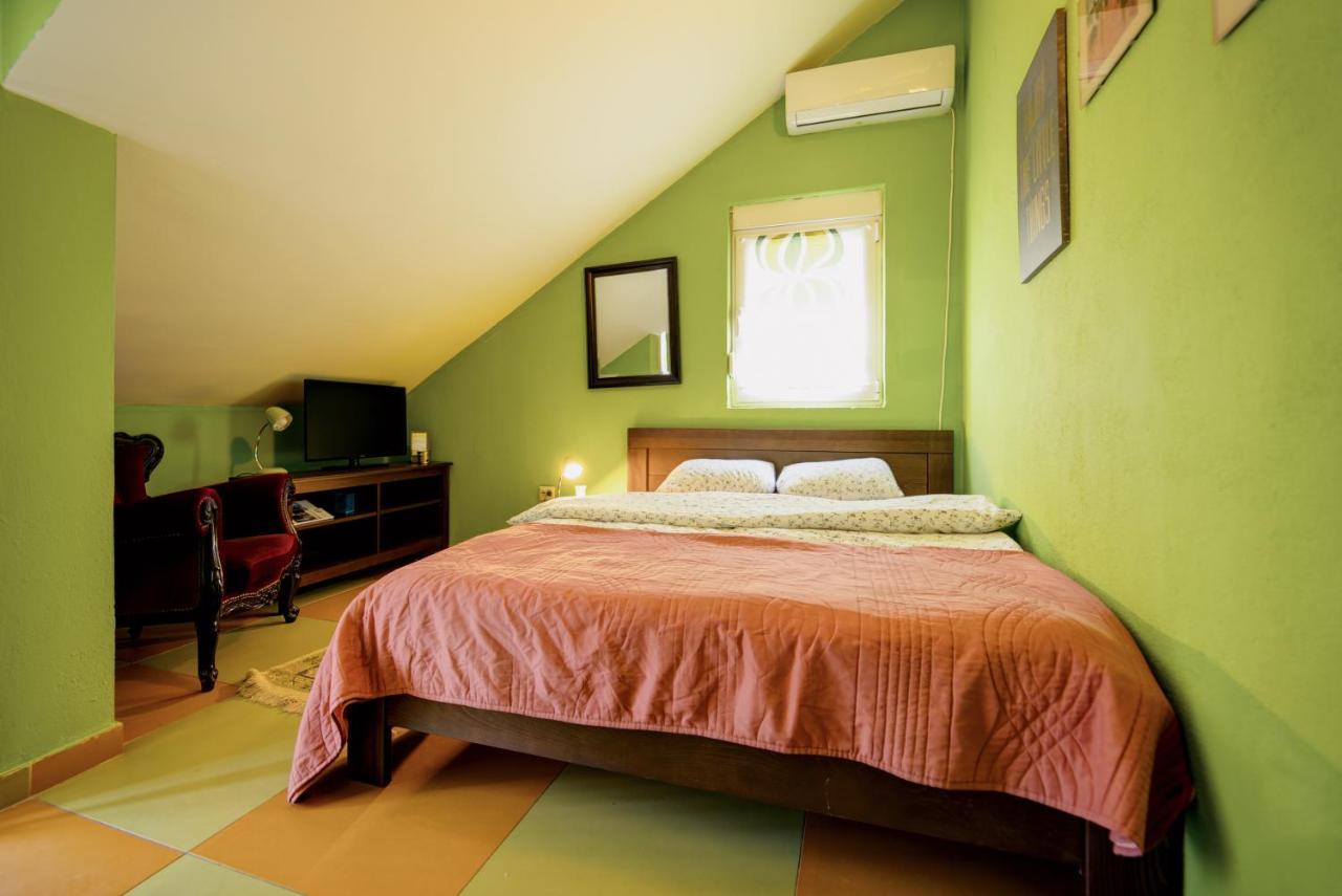 Q Podgorica Beds,Rooms And More Luaran gambar
